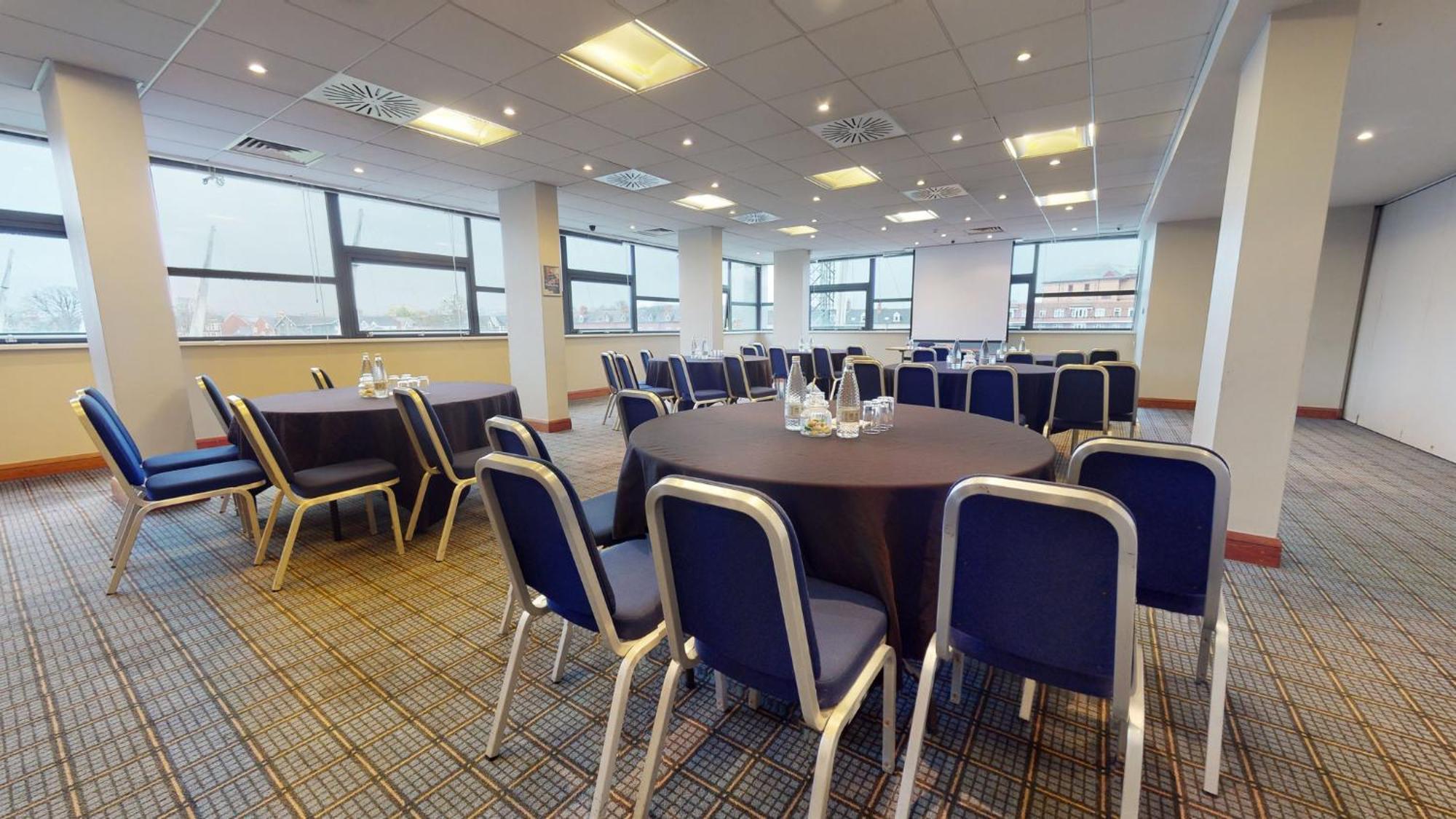 Holiday Inn Cardiff City By Ihg Exteriér fotografie
